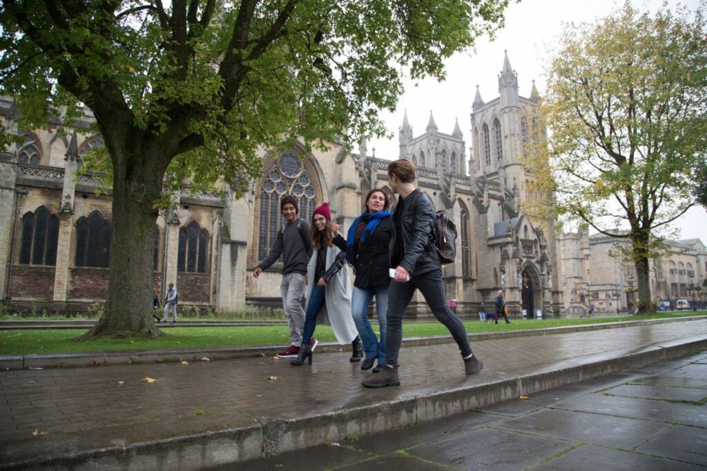 イギリス留学の新たな選択肢「ブリストル」が登場 ネイティブキャンプ留学がプログラムを追加