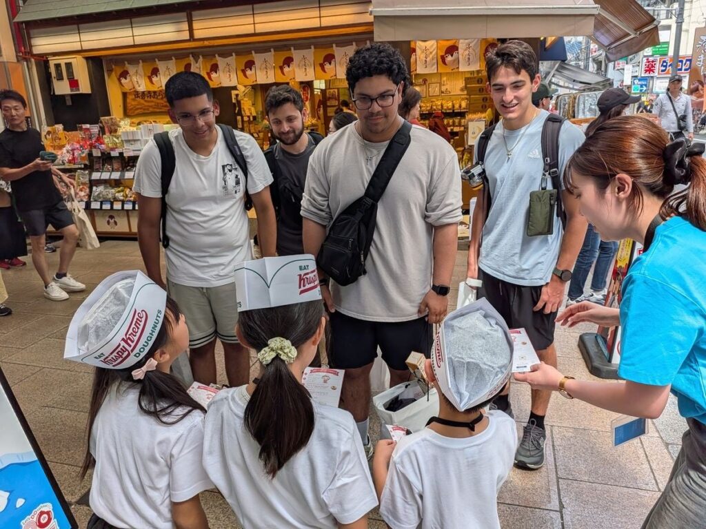 子どもが学んだ英語で訪日外国人をおもてなし、QQキッズが体験型コラボ企画を募集開始
