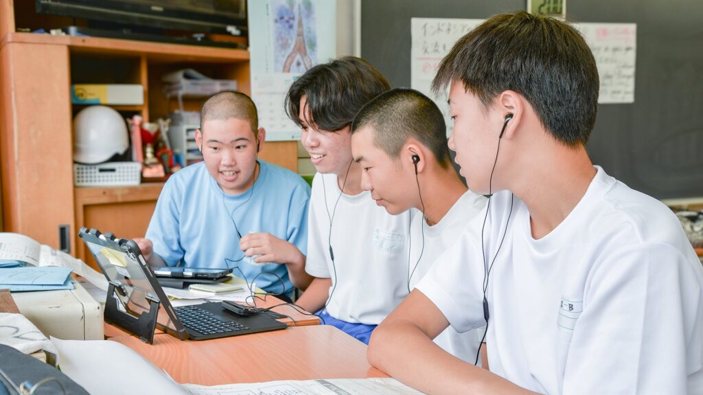 千葉県印西市が全市立中学校3年生対象のオンライン国際交流授業を導入 生成AI英会話アプリと海外との交流で英語を実践