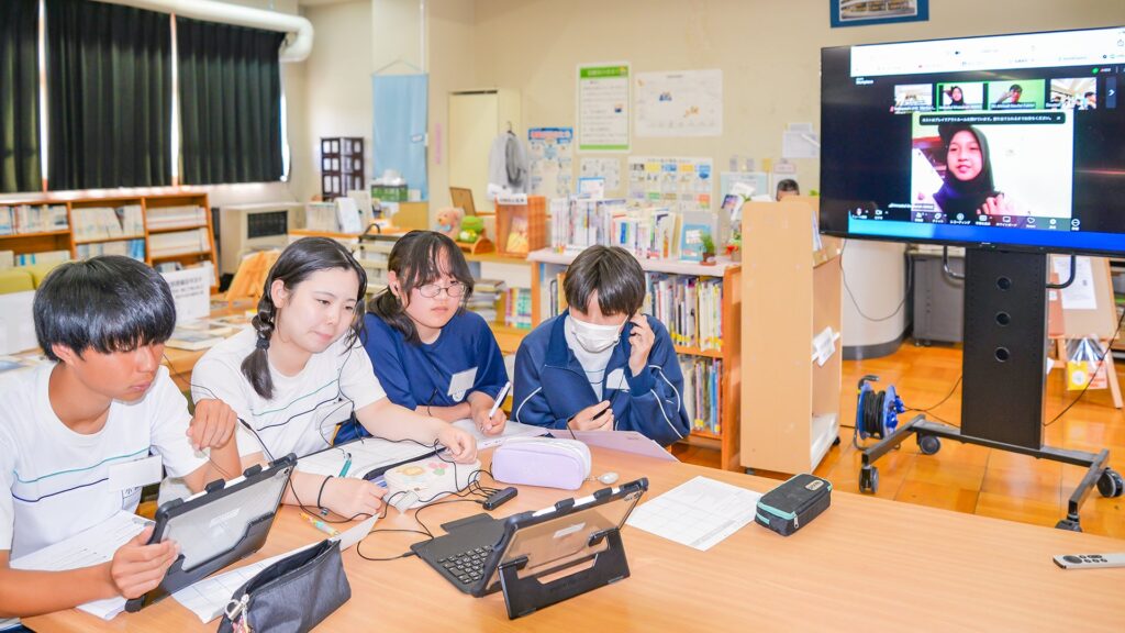 千葉県印西市が全市立中学校3年生対象のオンライン国際交流授業を導入 生成AI英会話アプリと海外との交流で英語を実践